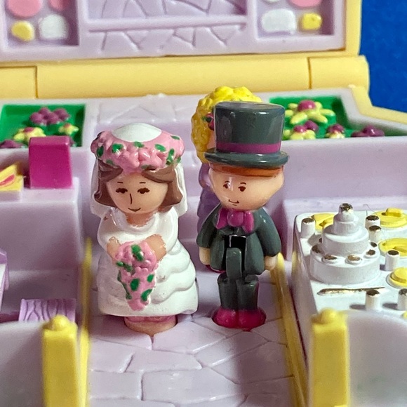 Vintage 1989 | Polly Pocket | Bridesmaid Polly Compact - Picture 5 of 9